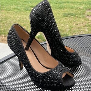 L Lorraine Pumps